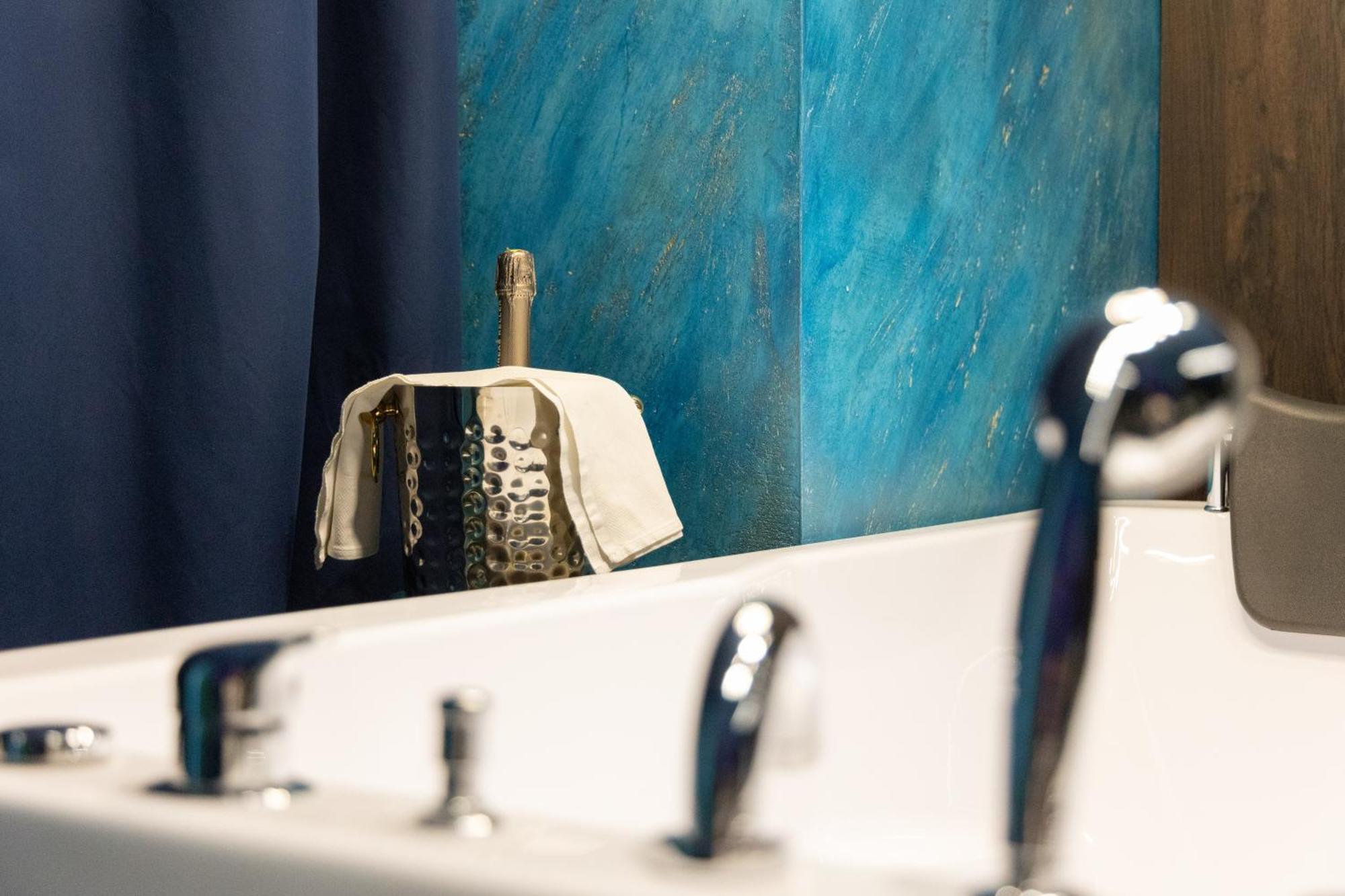 Mustafa Suites Vlorë エクステリア 写真