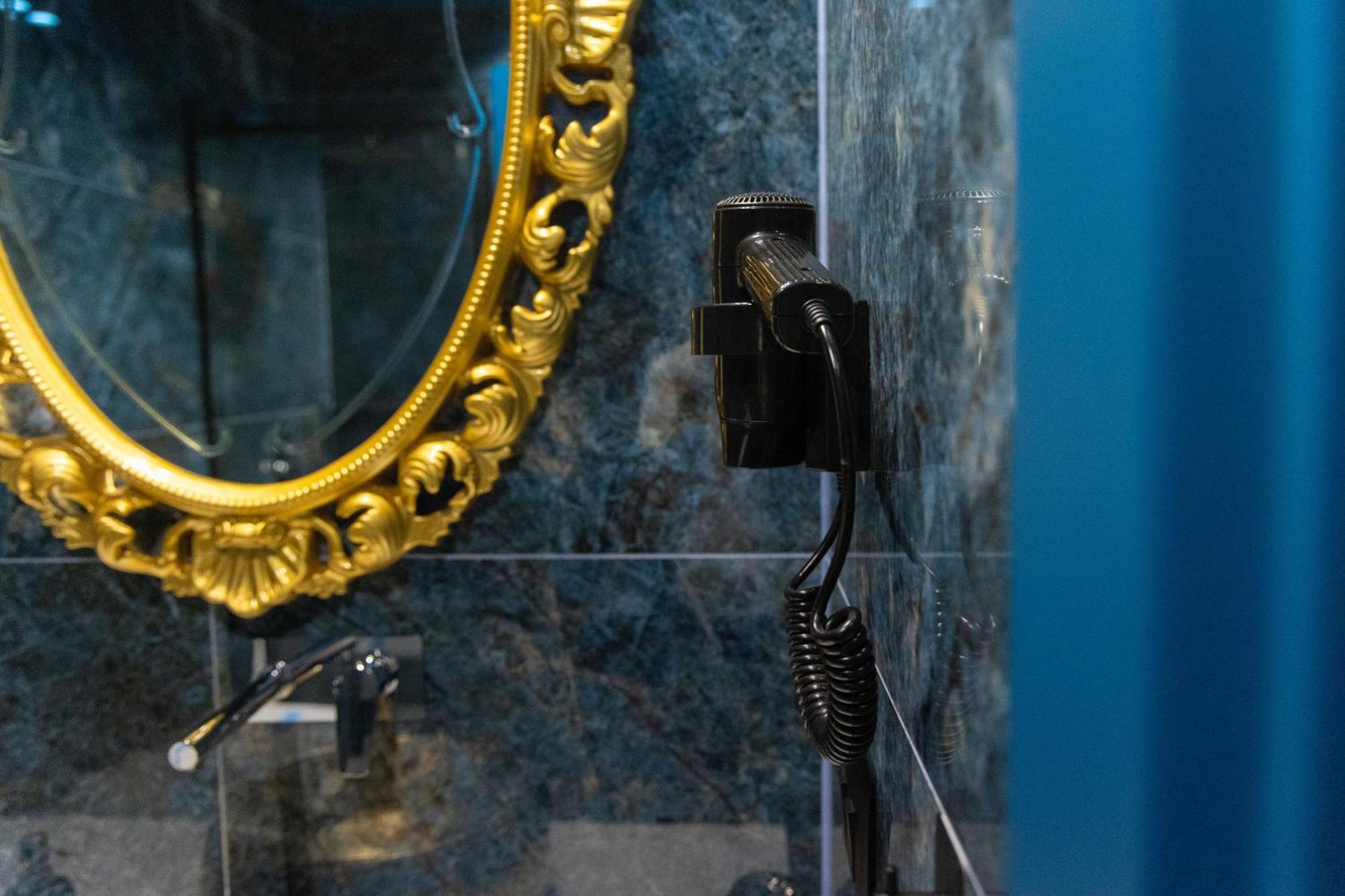 Mustafa Suites Vlorë エクステリア 写真